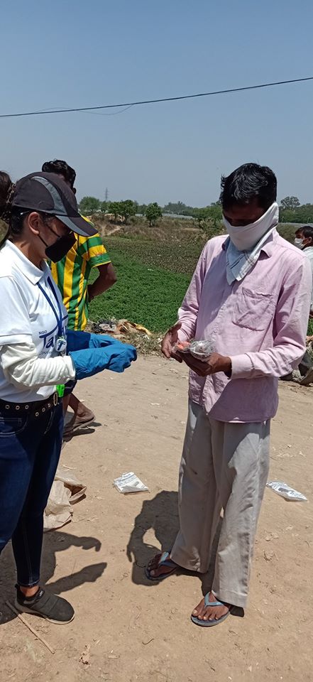 9th Gloves Distribution Drive at Peer Muchalla, Zirakpur, Singhpura, Dhakoli, Bishampura and Pabhat on 24th April 2020 Drive Photo